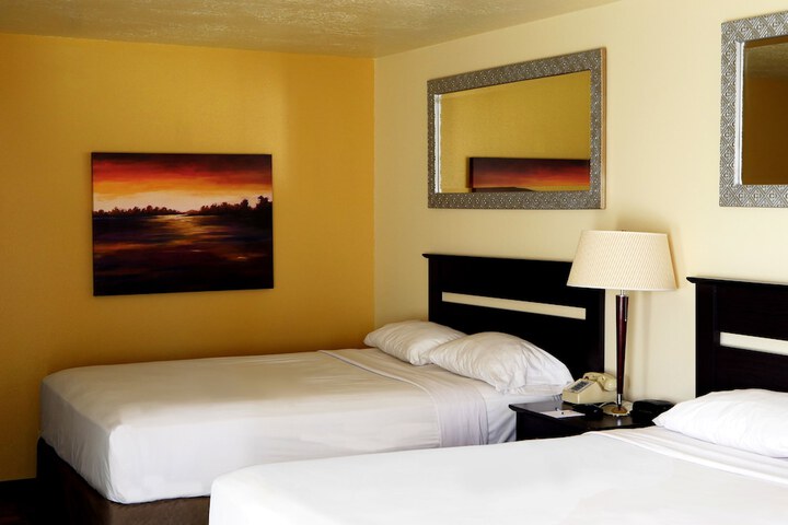 Room 2 of 32