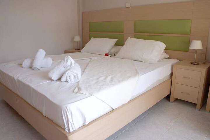 Room 4 of 35