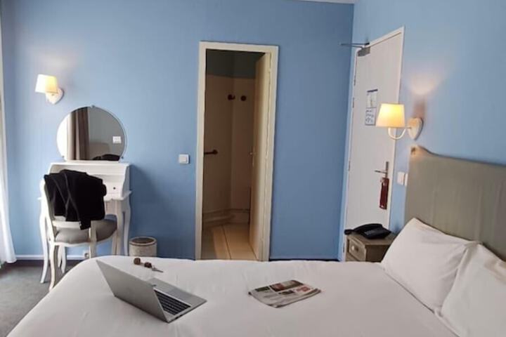 Room 20 of 33