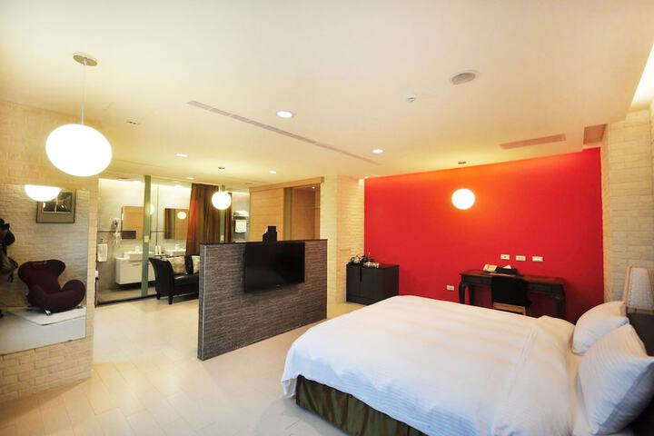 Room 17 of 48