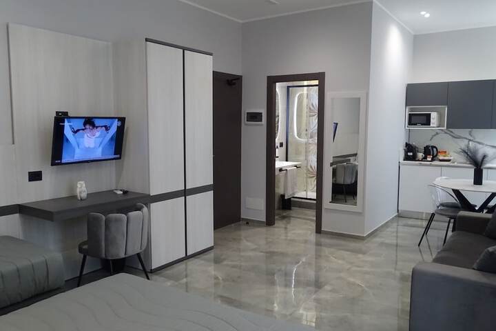 Room 3 of 105