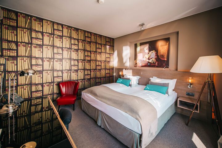 Room 67 of 104