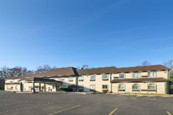 white lake Inn and suites in Whitehall, MI