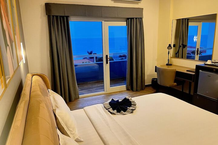 Hotel Midotel Seaview