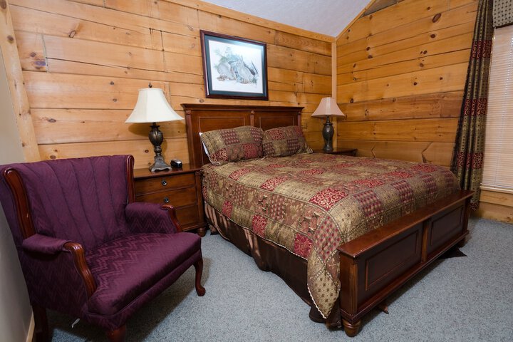 Room 4 of 33