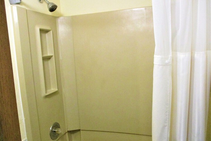 Room 5 of 11