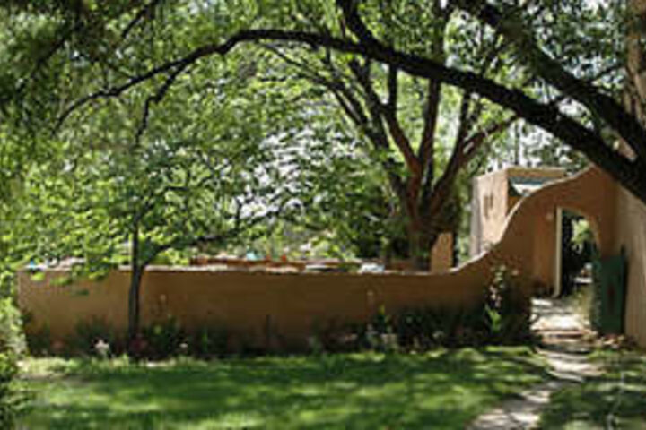 Hotel Exterior 5 of 39