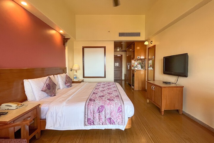 Room 9 of 31