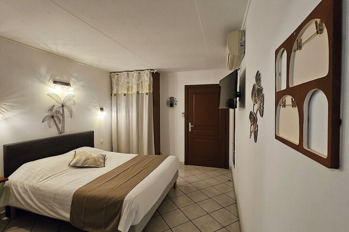 Room 2 of 14