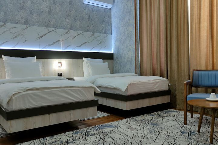 Room 16 of 95