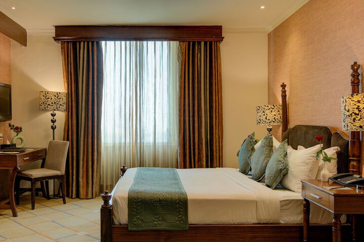 Room 4 of 55