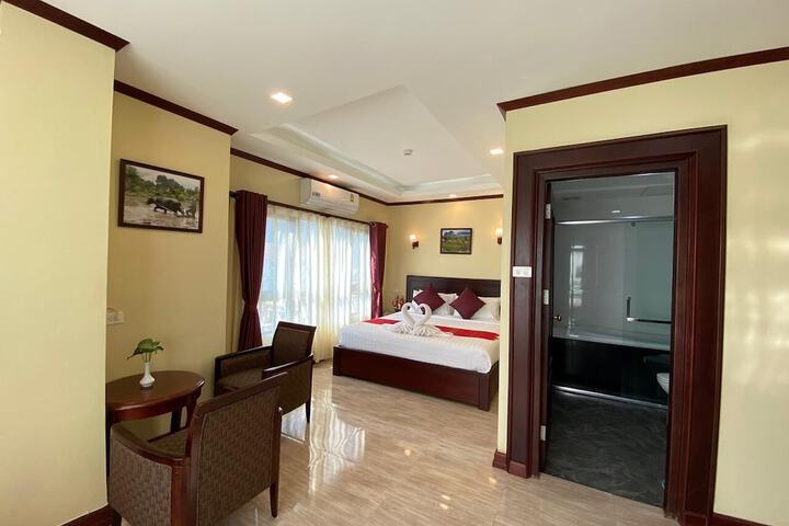 Room 9 of 34
