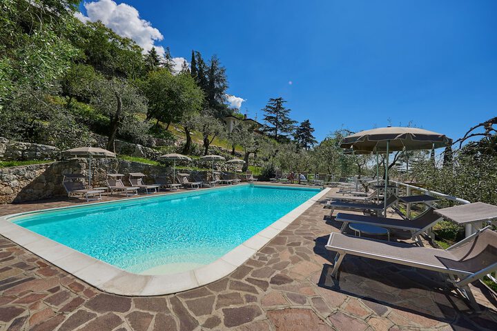 Pool 10 of 53