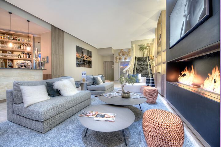 Guest Lobby