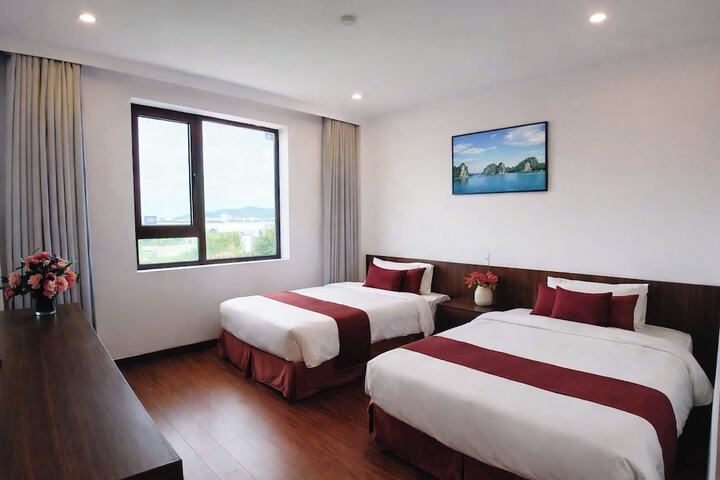 Room 4 of 33