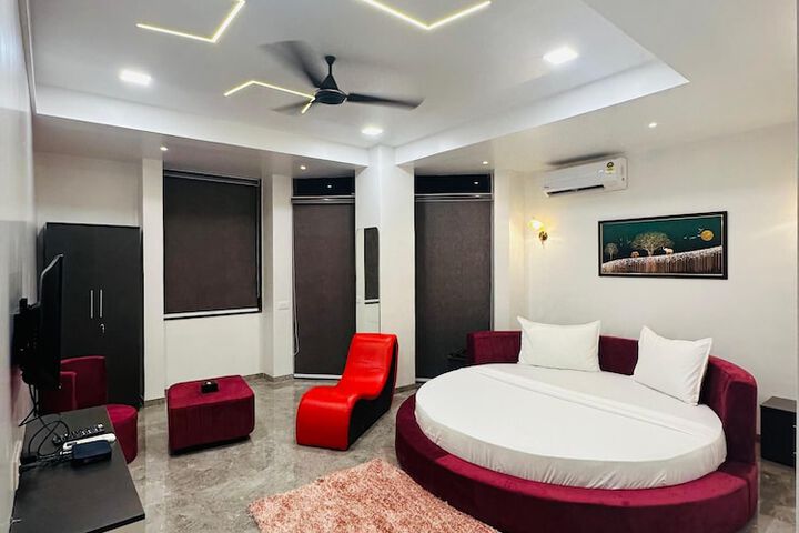Room 15 of 24