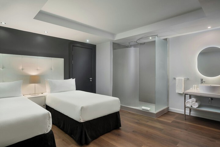 Room 7 of 89