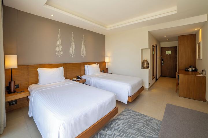 Room 9 of 30