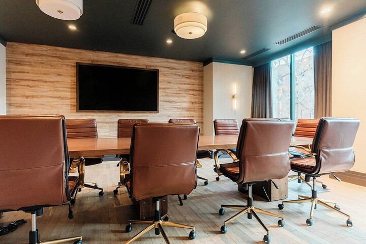 Business Center 76 of 77