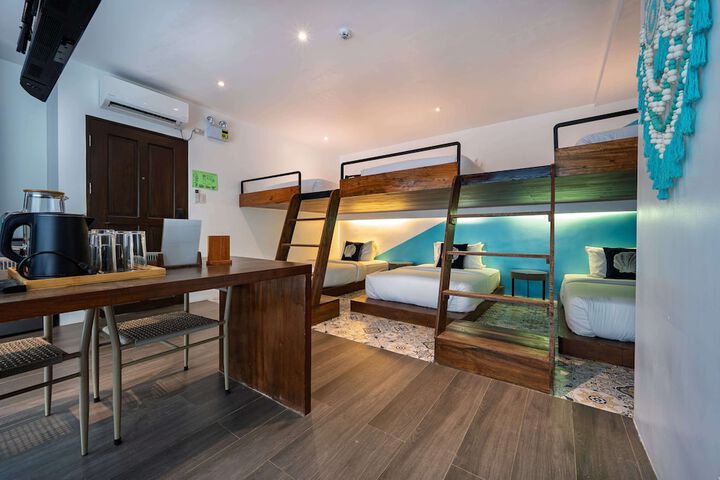 Room 9 of 65