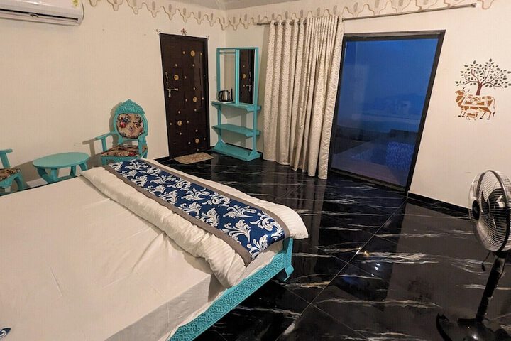 Room 3 of 31
