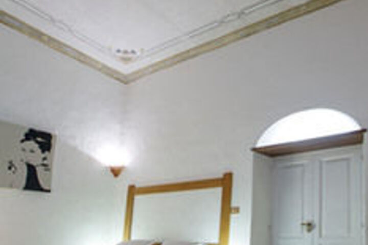 Room 4 of 26