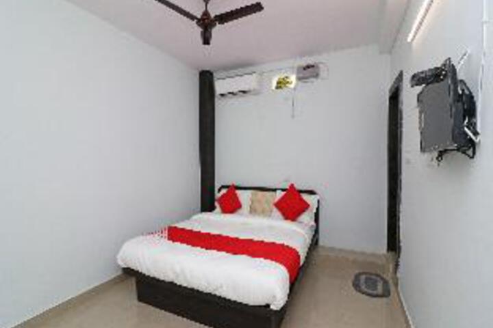 Hotel O Royal Inn