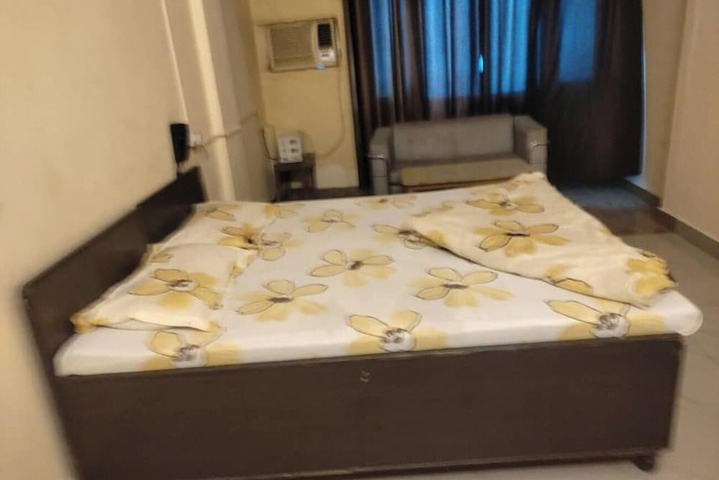 Room 10 of 23