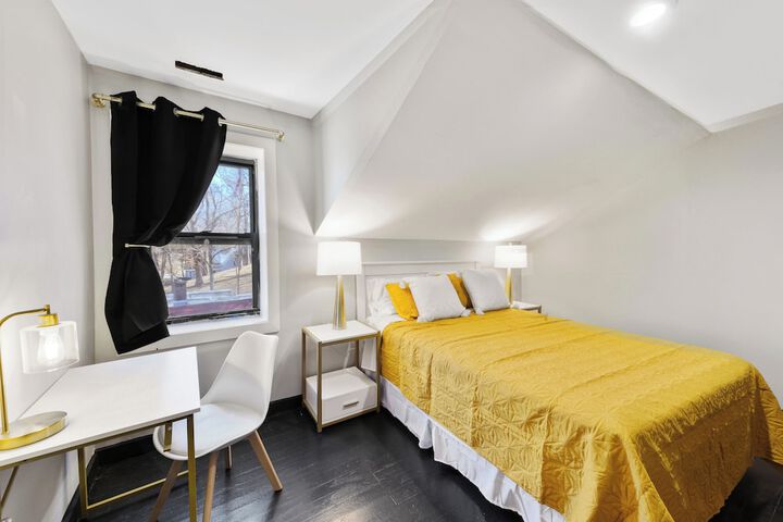 Room 13 of 30