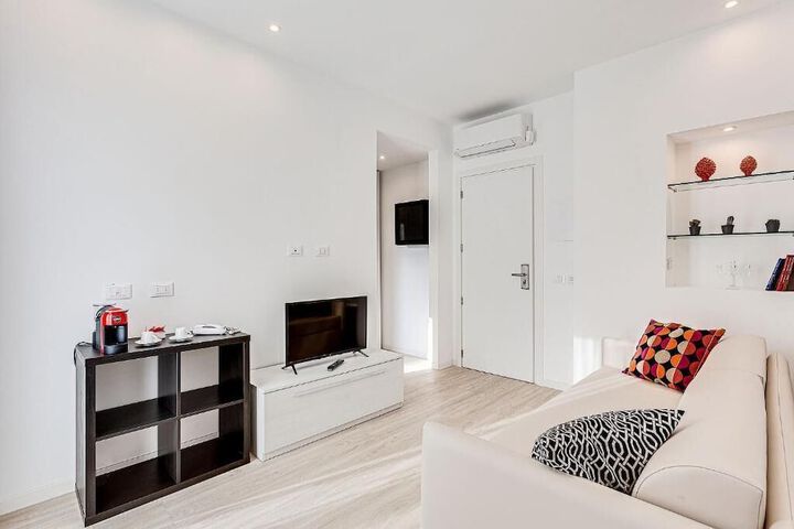 Room 6 of 31