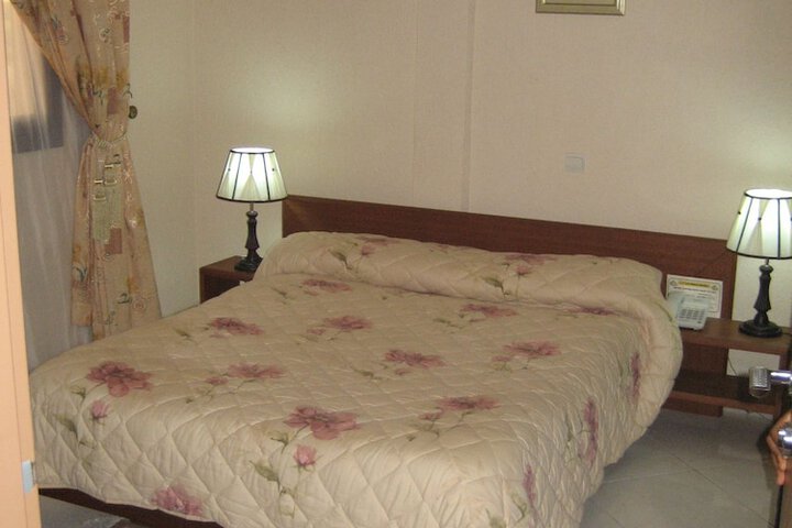 Room 3 of 9