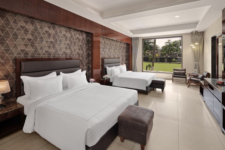 Room 10 of 44
