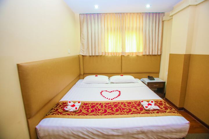 Room 5 of 40