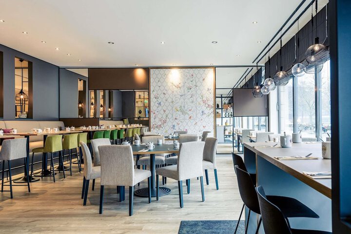 Dining 74 of 130
