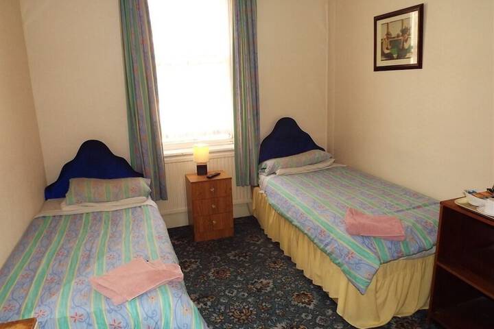 Room 2 of 11