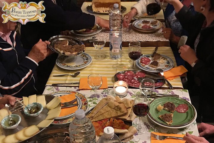 Dining 32 of 61
