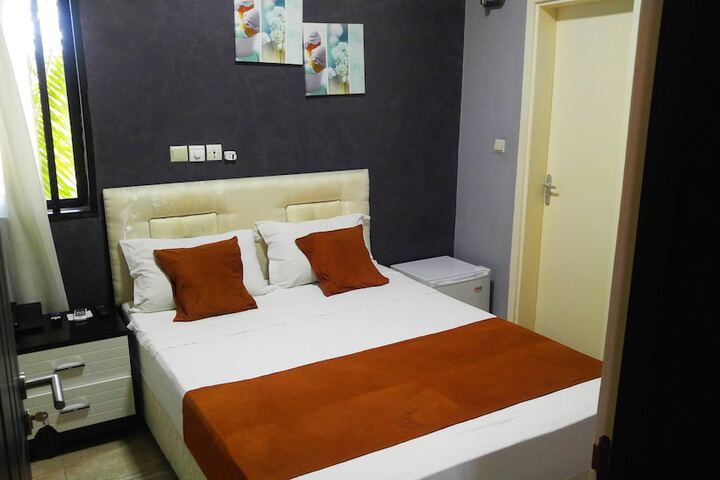 Room 14 of 137