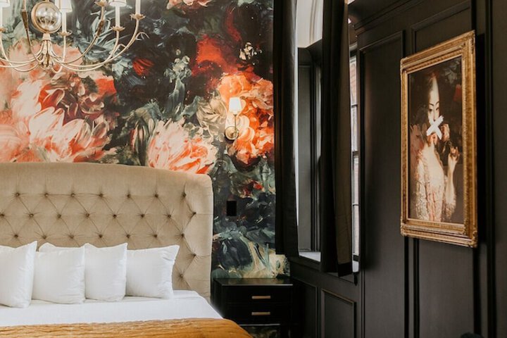 Room 42 of 142