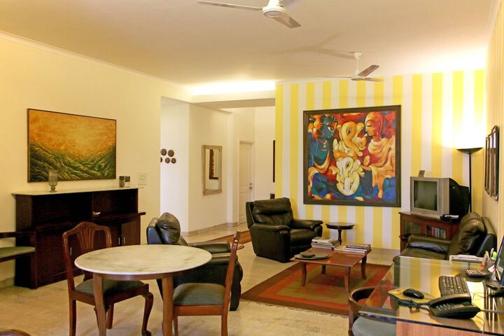 Guest Lobby