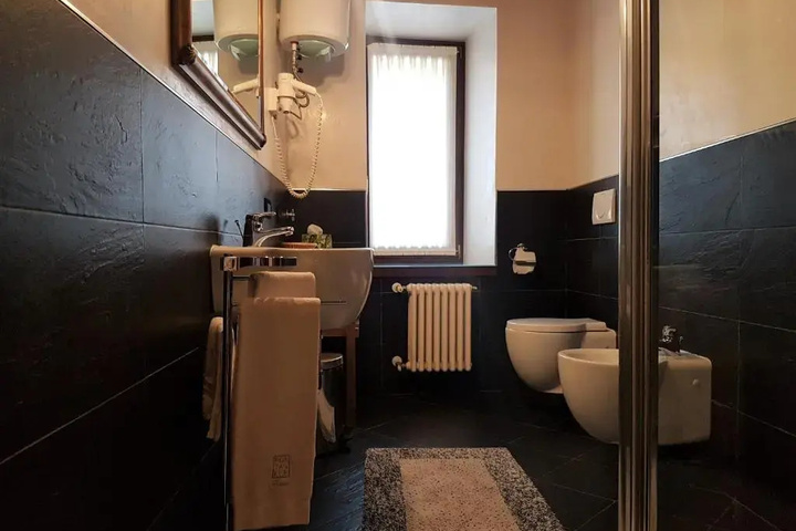Room 7 of 13