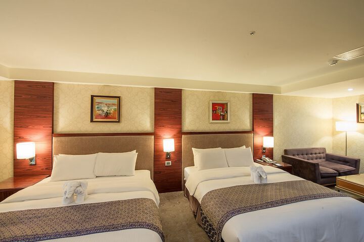 Room 15 of 126