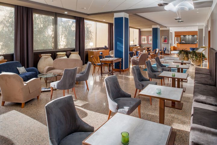 Guest Lobby