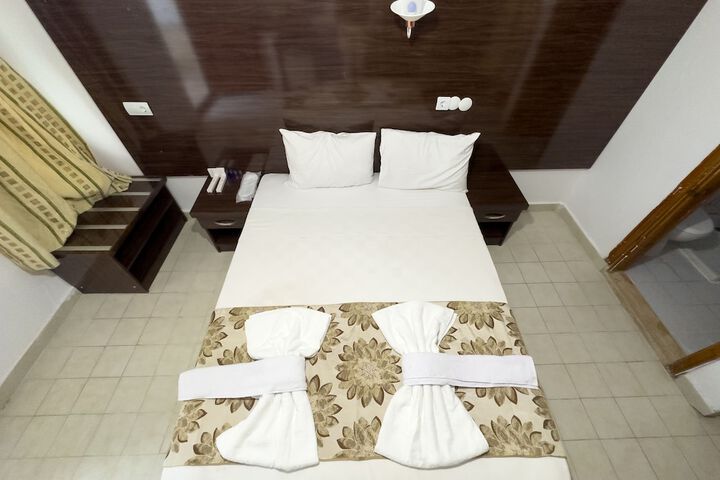 Room 9 of 21