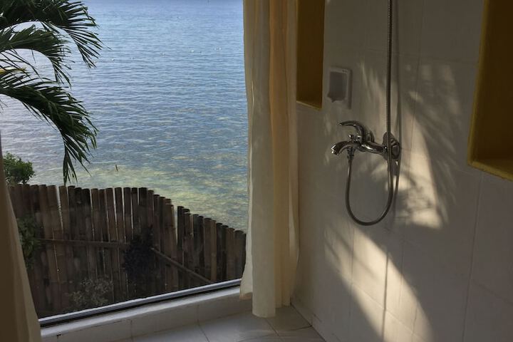 Room 44 of 80