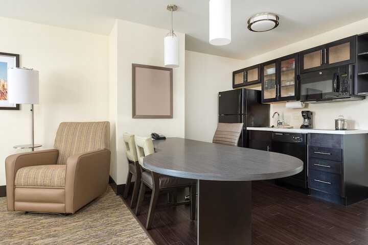 Room 16 of 34