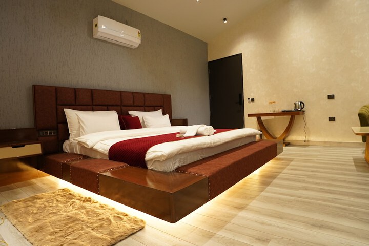Room 6 of 58