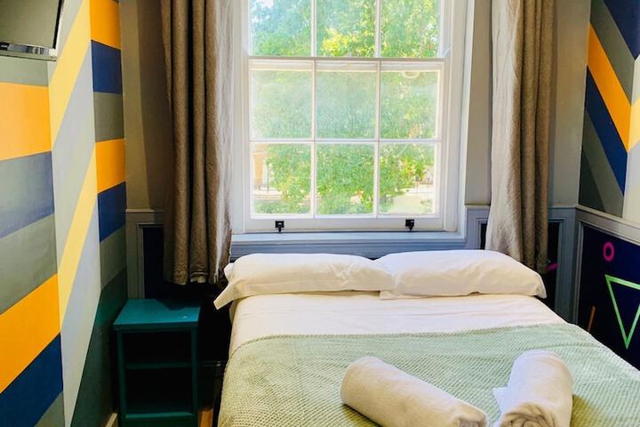 Room 19 of 106