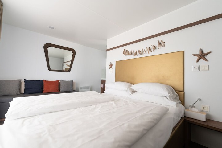 Room 22 of 79
