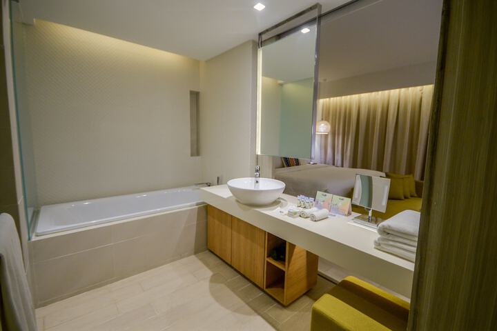 Room 30 of 52