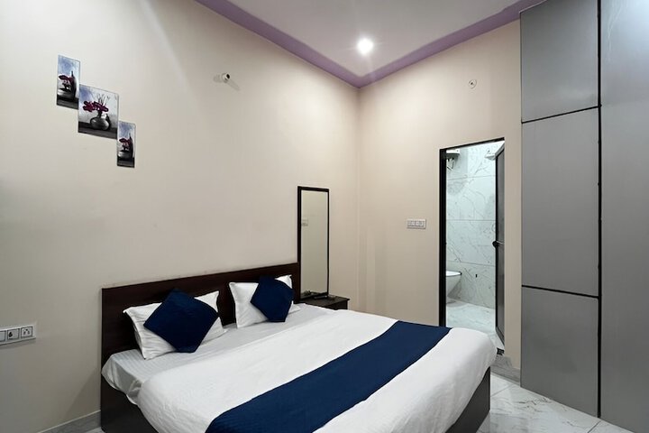Room 4 of 11